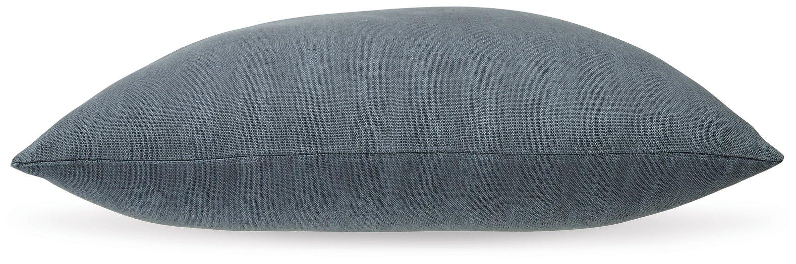 Thaneville Pillow