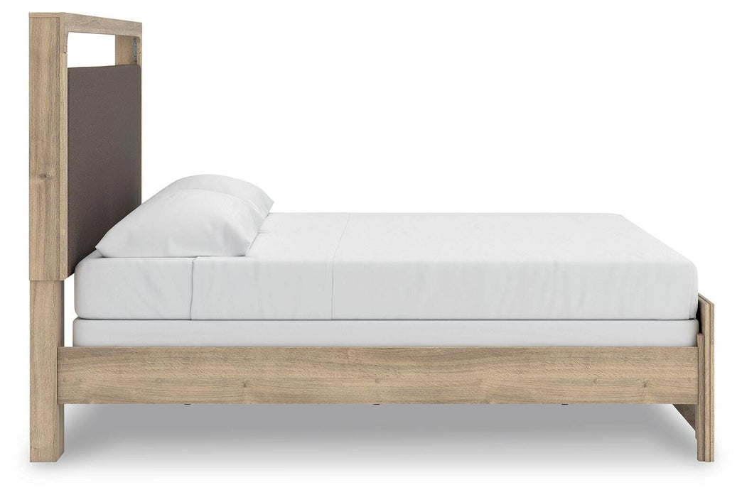 Kinlanni Upholstered Bed